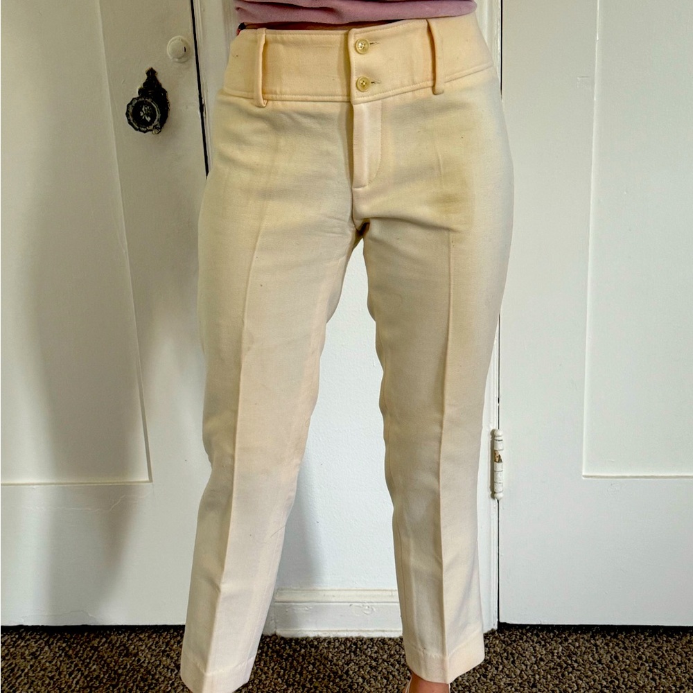 Designer Dolce & Gabbana Unisex Cream Wool Pants
Size 38
Waist 28"
Length 28"